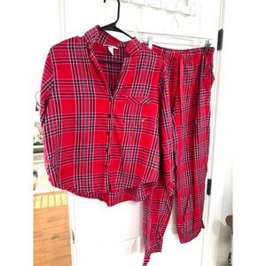 Victoria Secret Holiday Plaid Pajama Set in Womens Size Medium